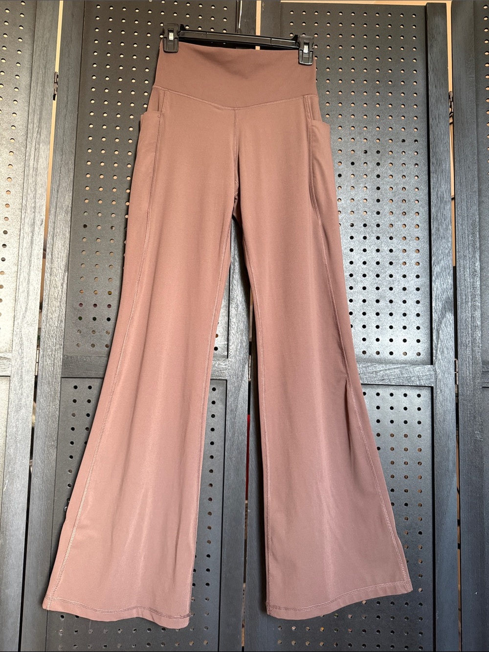 High-Rise Flared Yoga Pants in Medium Brown